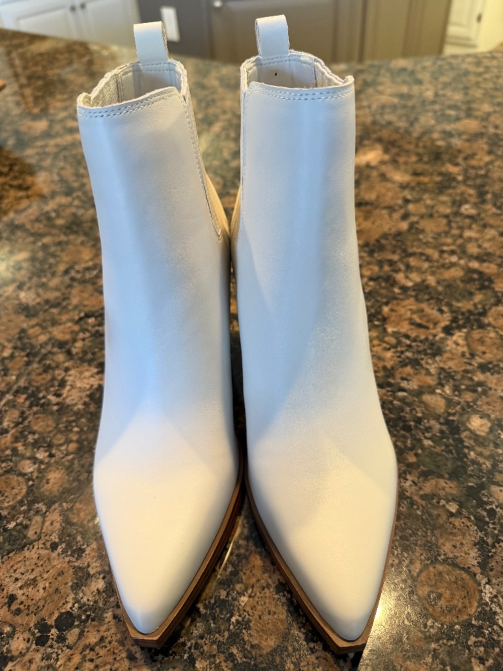 MARC FISHER WHITE ANKLE BOOTIES NEW NEVER WORN